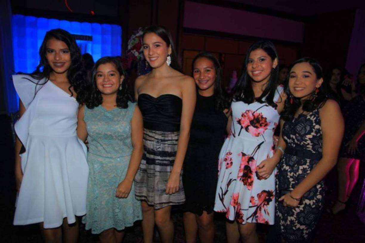 Valeria Rodríguez, Adriana Godoy, Hena Interiano, Karla García, Marcela Torres y Ximena Vallecillo.