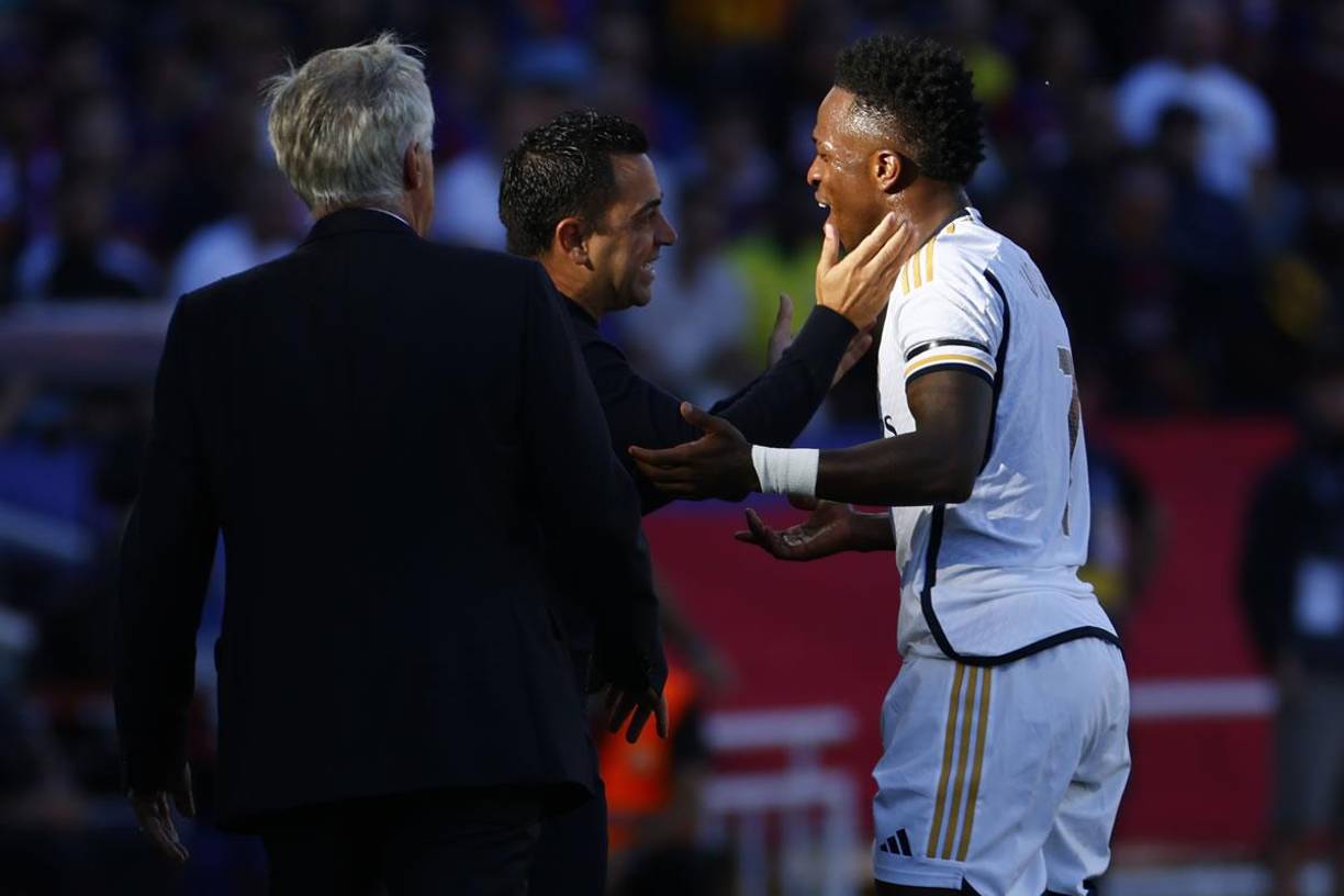 Xavi Hernández contó que le dijo a Vinicius en ese cruce que tuvieron. “Le he dicho que no era falta. Yo total respeto siempre, no me verás nunca generando polémica”, contó en el micrófono de DAZN.