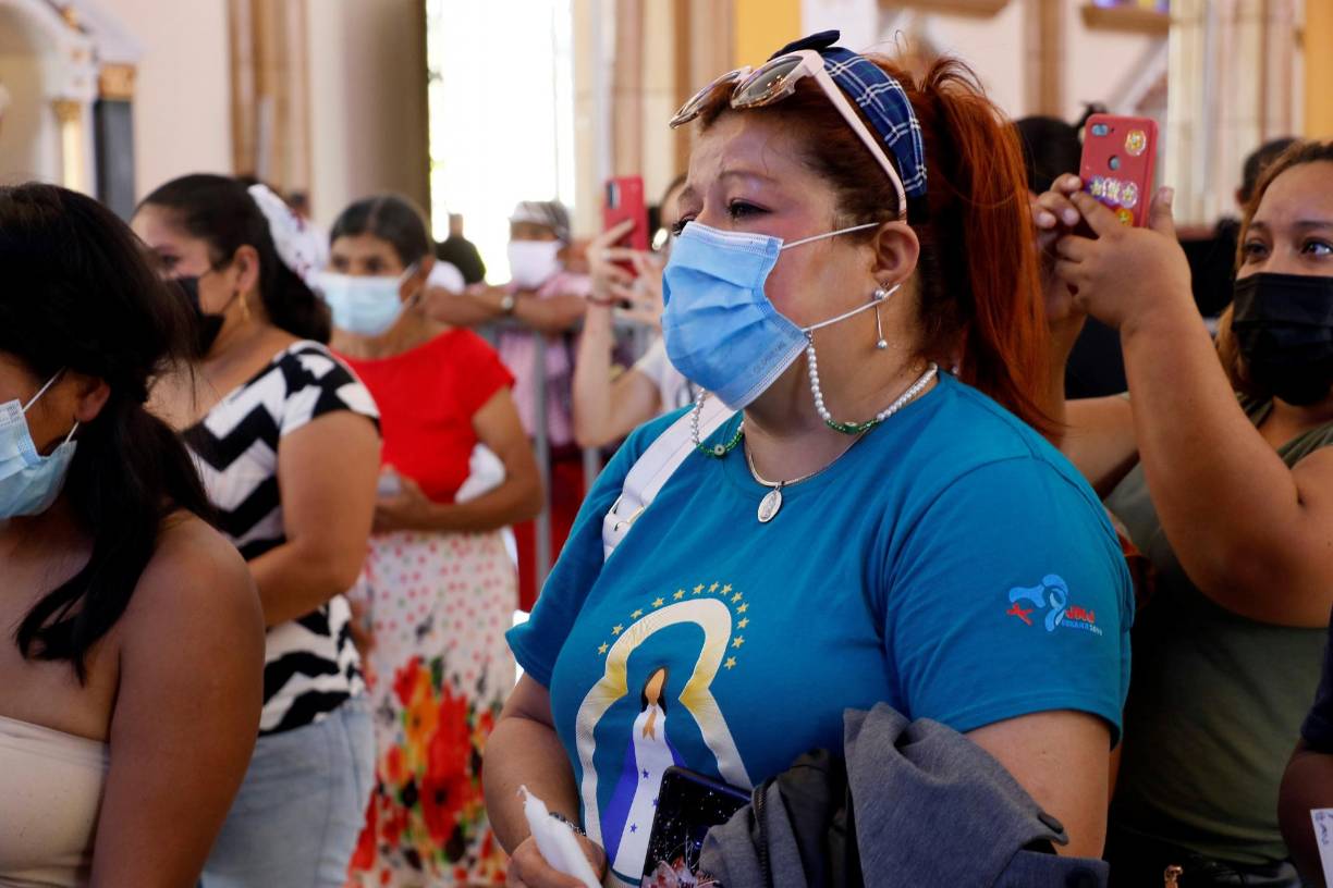 “Hoy le rogamos (a la virgen de Suyapa) que nos ayude para que la Iglesia hondureña llegue a ser una casa para muchos, una madre para todos y haga posible el nacimiento de una Honduras nueva”, indicó Rodríguez en la misa que ofició en la Basílica Menor de Suyapa, en la capital hondureña, por la conmemoración del 275 aniversario del hallazgo de la imagen de la virgen.