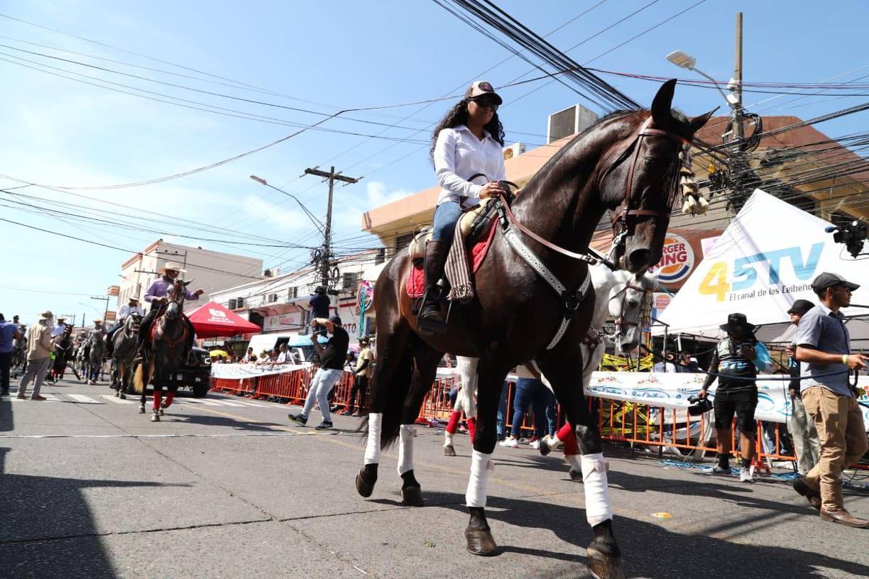 Disfrute de las fotos que dejó esta fiesta de los ceibeños.