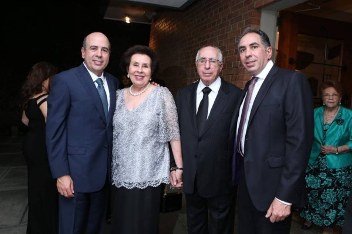 Eddie, Elsa, Camilo y Camilo Kafati.