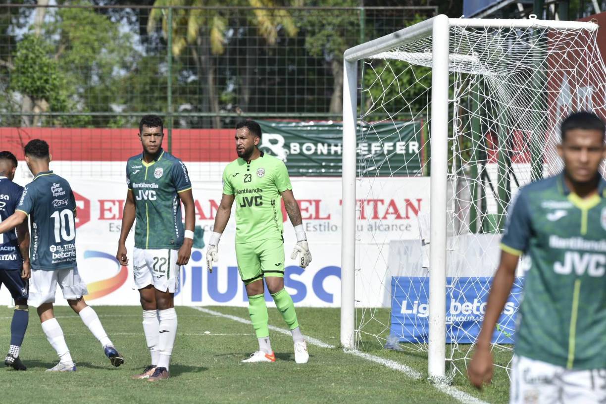 El portero panameño César Samudio fue una de las figuras del Marathón vs Motagua.