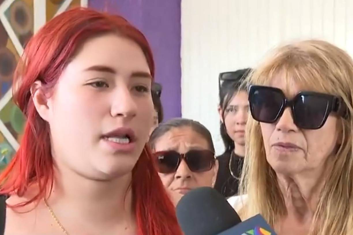 Familiares y amigos de Nayeli piden justicia luego de que falleciera al interior de la supuesta clínica.