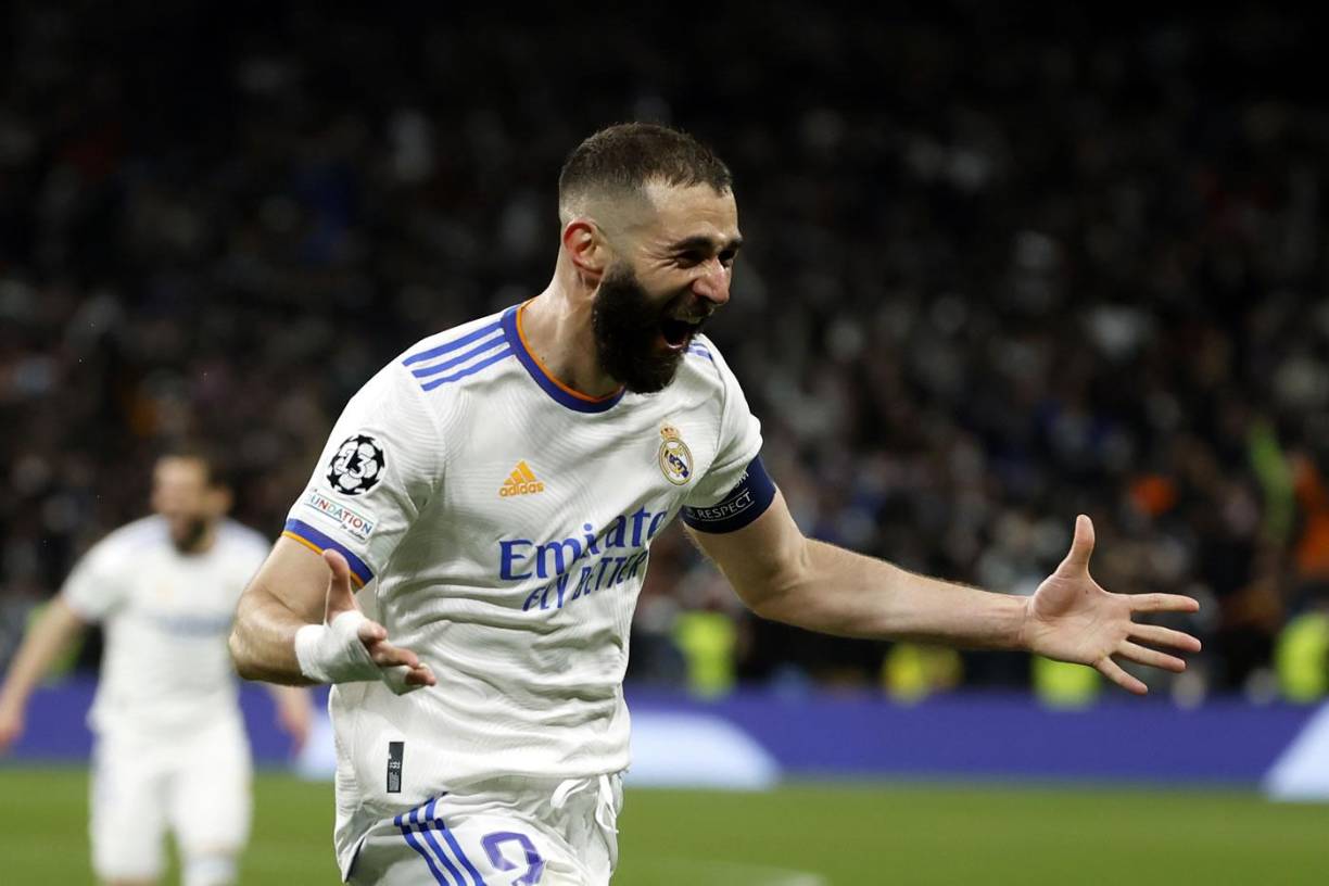 La felicidad de Karim Benzema tras firmar su hat-trick.