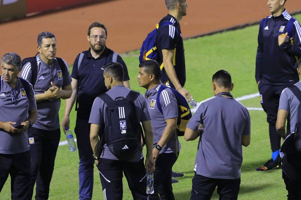 Un buen número del staff técnico se hizo presente en el estadio Olímpico.