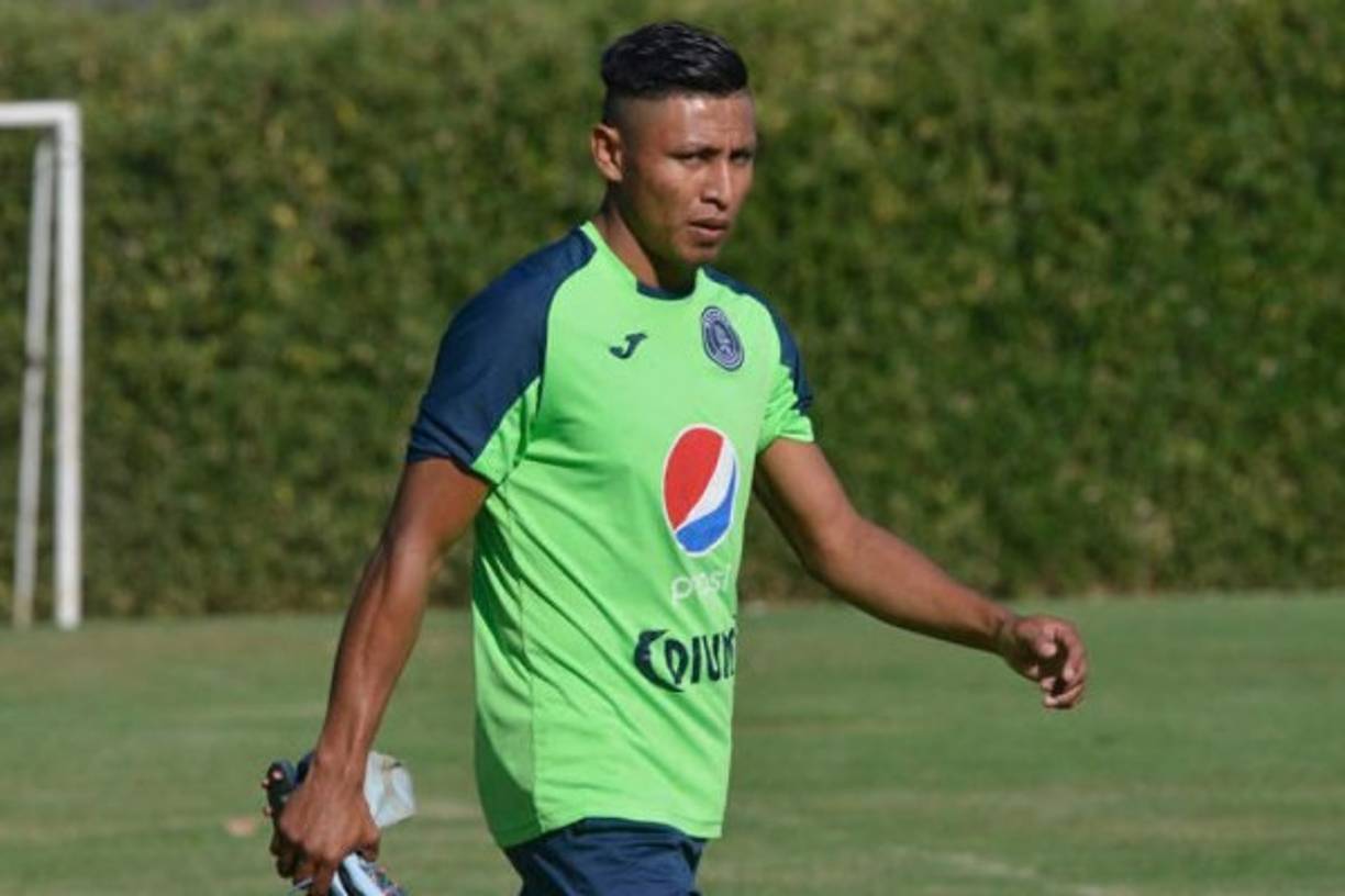 Frelys López al final no se quedaría en Motagua y todo viene a raíz de la situación contractual que él tiene con el Honduras Progreso. En primera instancia se había informado que no tenía vínculo con los ribereños, pero la dirigencia de ese club aseguró que el contrato vigente es de un año.