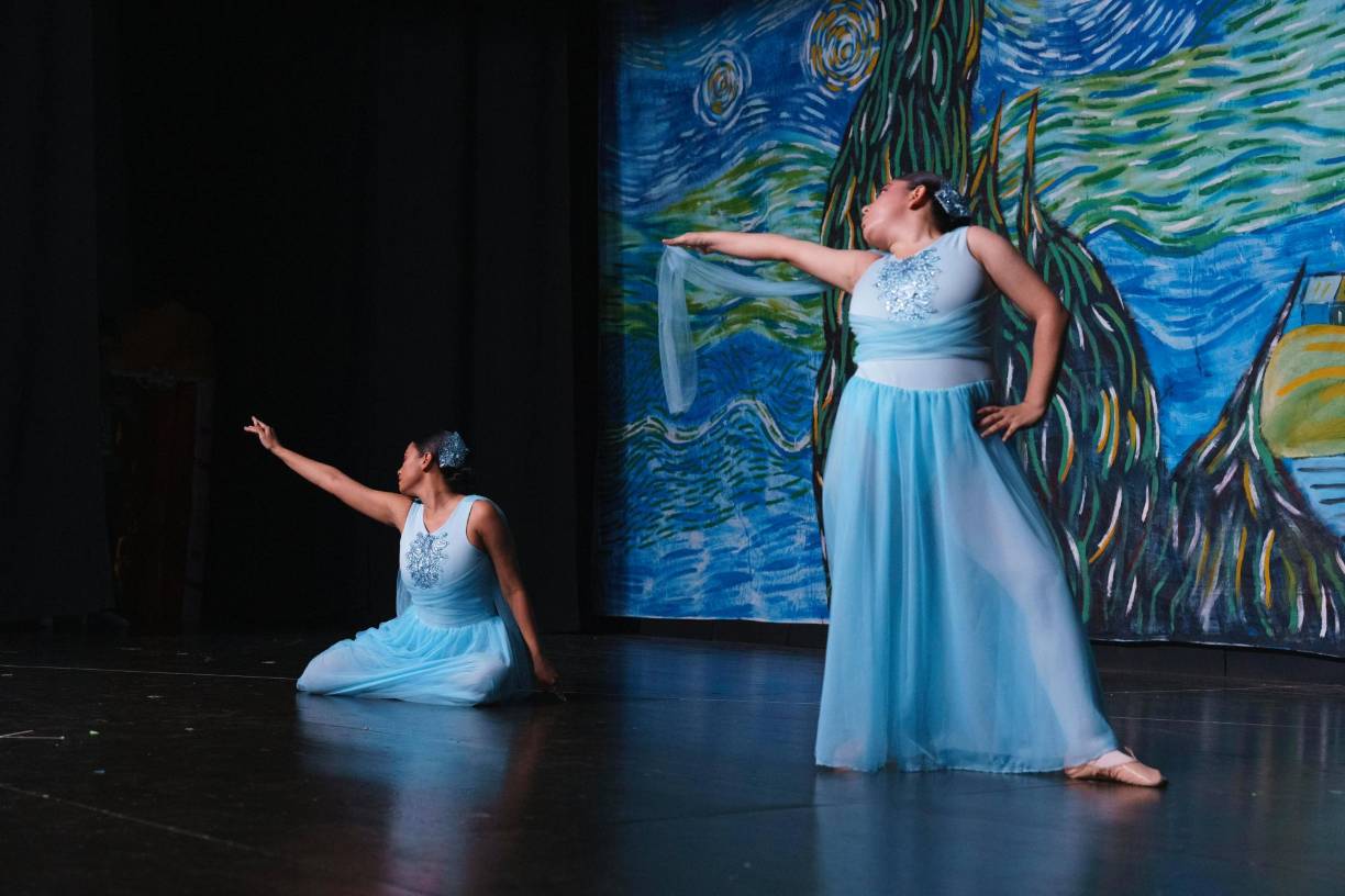 Por otro lado, se contó con la participación especial de invitados, entre ellos: Audy Artica, Óscar Martínez, Marilineth Torres y Colectivo Danza 504. 