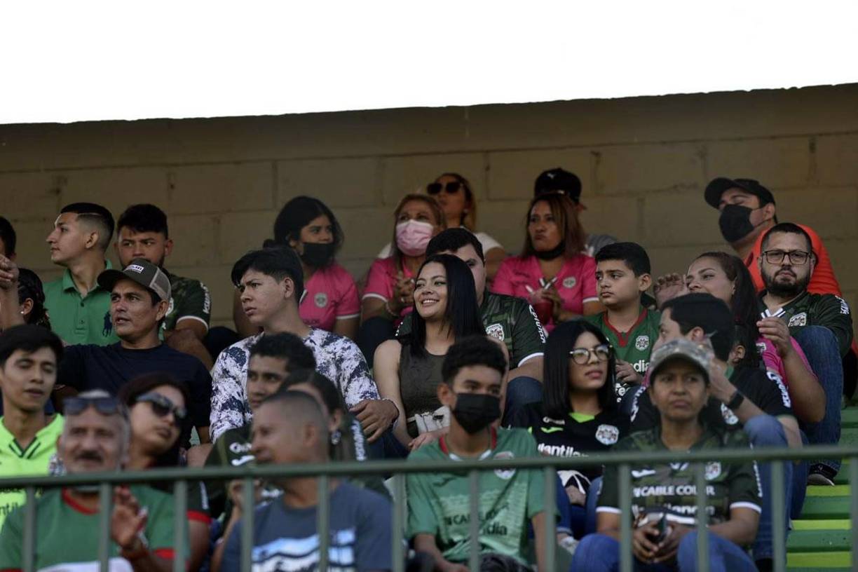 Bellas chicas y el ambientazo que se vivió en la última jornada de las vueltas regulares del Torneo Apertura 2022