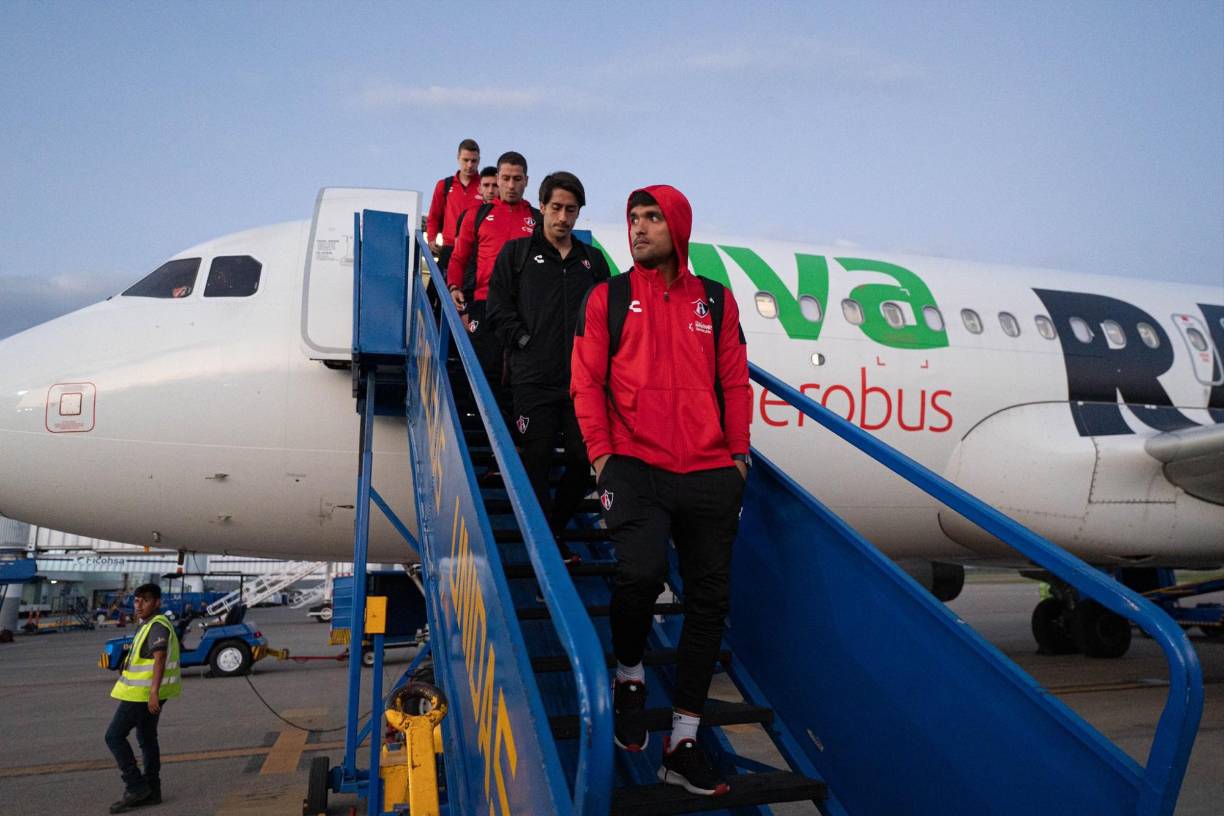 El Atlas aterrizó en San Pedro Sula con una delegación de más de 50 personas. 