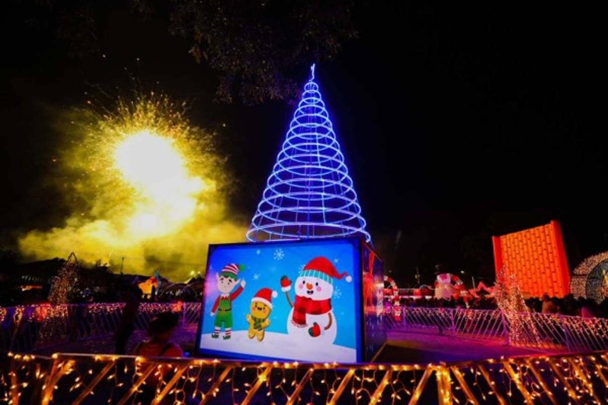 Dentro de este lugar hay diferentes espacios pensados para la familia conviva y de se contagie del espíritu navideño.