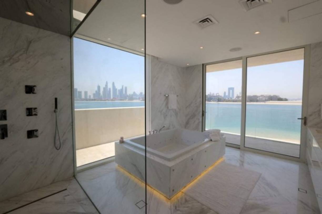 El flujo de extranjeros impulsó al turismo en especial, logrando que las empresas volvieran al nivel anterior al covid en abril, según IHS Markit.