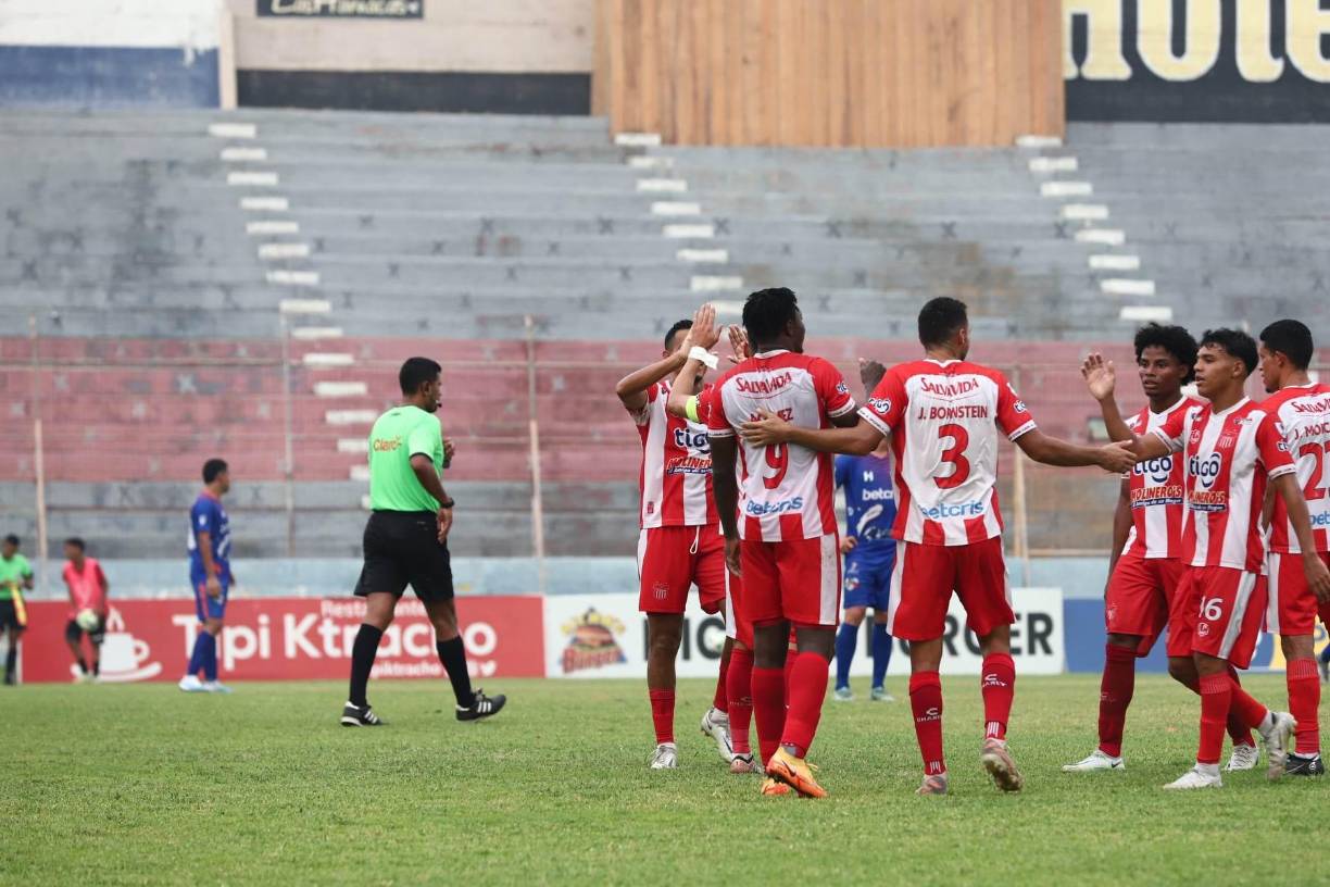 En La Ceiba, el Vida cerró el Clausura 2023 venciendo 2-1 a los Lobos de la UPN.