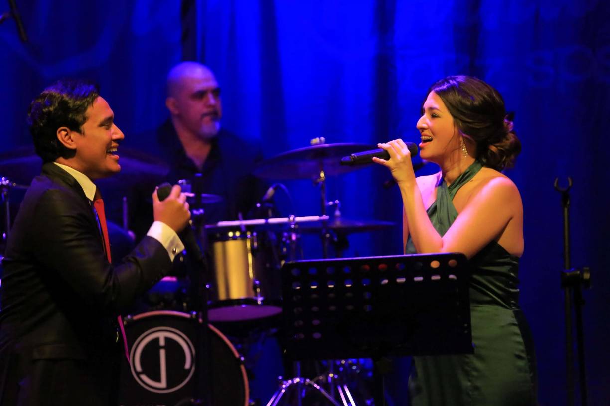 Daniel Ochoa y Eilyn disfrutaron de su presentación, también cantaron en dúo y como solista.