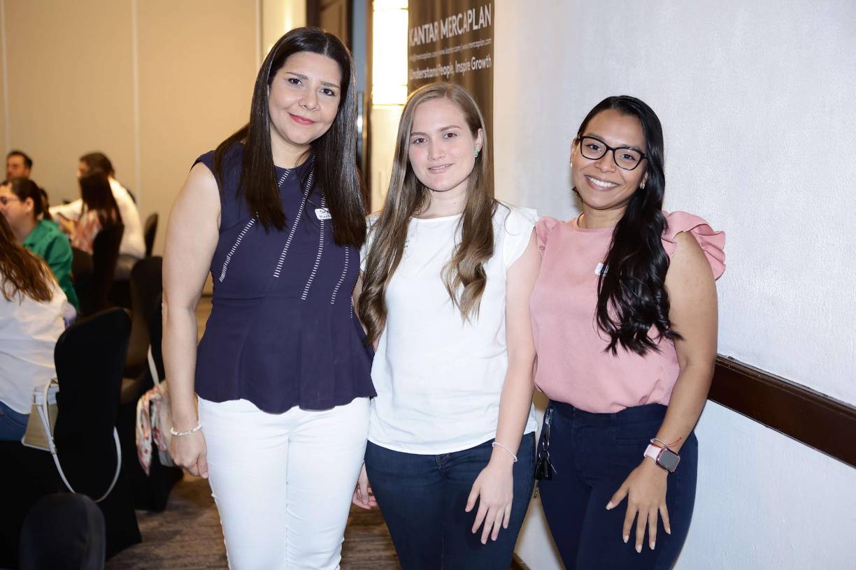 Sarahí Martínez, Karol Sosa y Stacy Nuñez