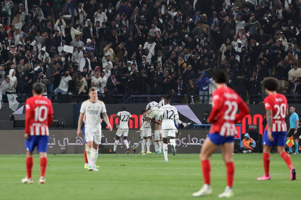 Locura del triunfo de Real Madrid, sorpresivo invitado y la razón de los abucheos a Kroos