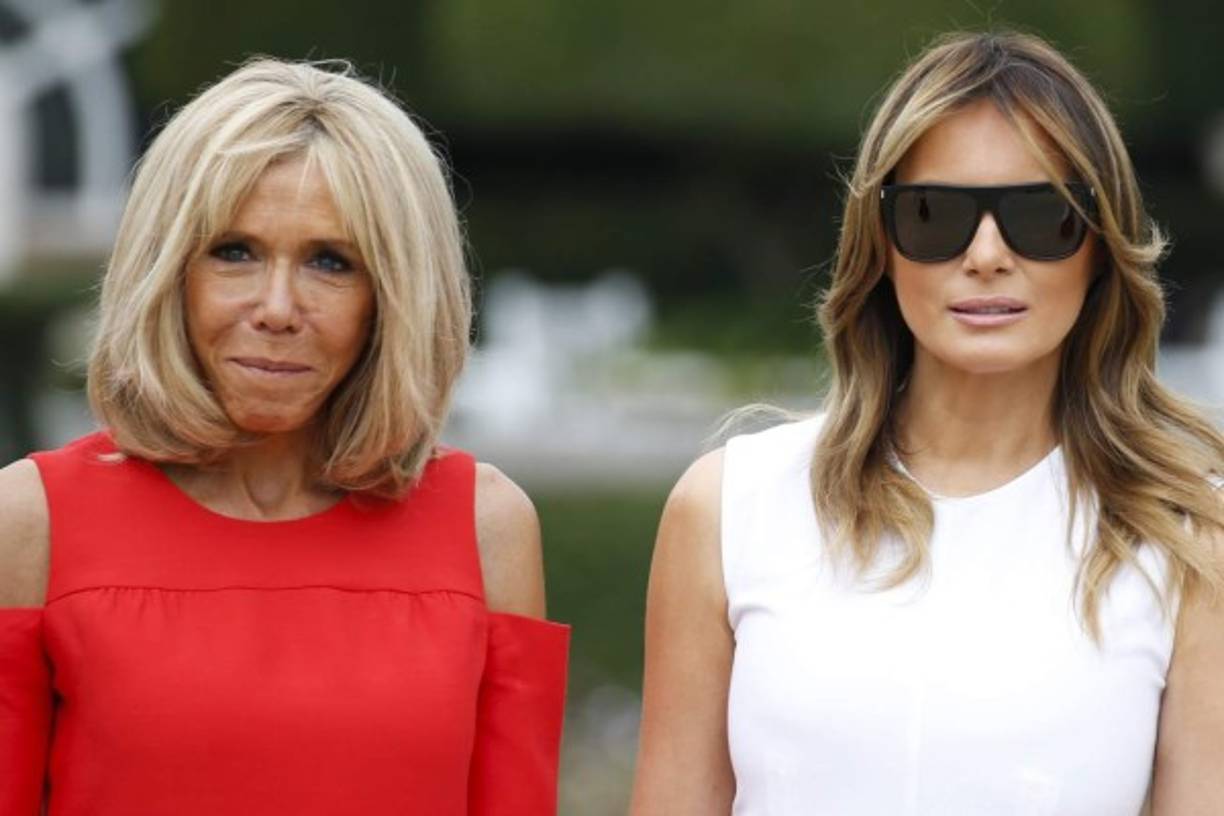 Expertos de la moda han aplaudido los elegantes atuendos que ha lucido la ex modelo en la ciudad vascofrancesa de Biarritz, opacando a la anfitriona, Brigitte Macron.
