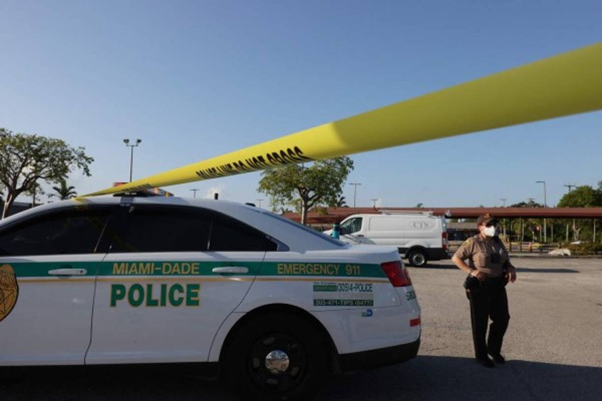 En los últimos meses hubo tiroteos en una instalación de FedEx en Indianápolis, un edificio de oficinas en California, una tienda de comestibles en Colorado y en varios balnearios de Atlanta.