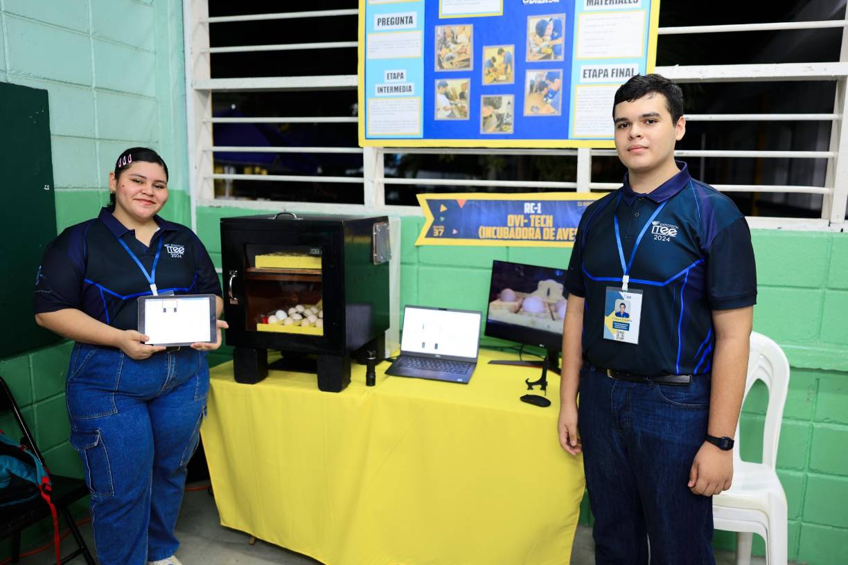 Idania Mata y Alexsandro Estrada