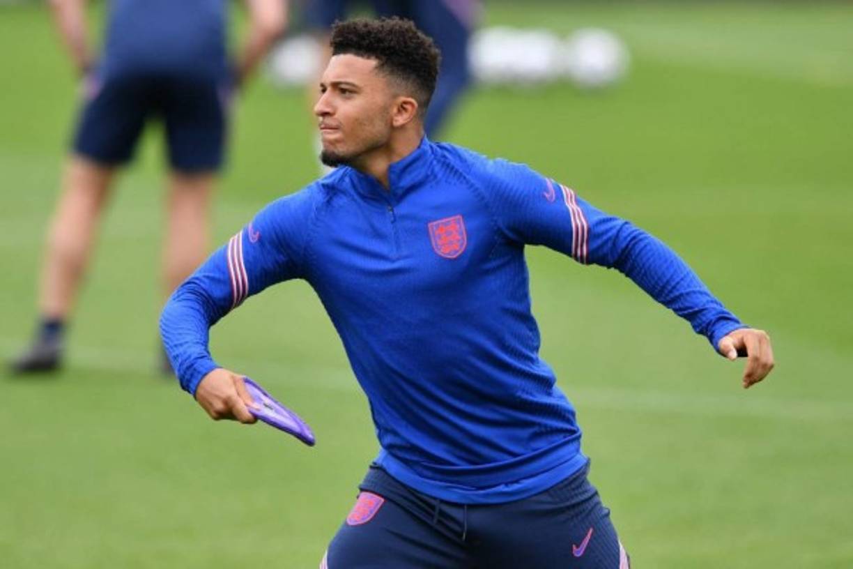 El Manchester United ha subido su oferta por Jadon Sancho después de la negativa del Borussia Dortmund. Informa Sky Sports que llegaría a los 87 millones de euros por el extremo inglés, sin contar los diferentes variables que aumentarían el precio del traspaso. En Alemania indican, no obstante, que el BVB lo valora en más de 94 millones de euros. Foto AFP.