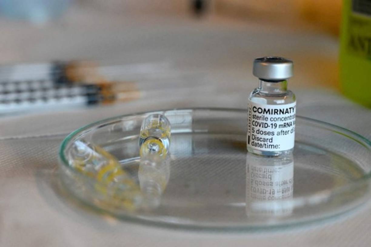 Un estudio realizado en Israel y publicado este jueves por sus fabricantes, indicó que en la vida real su eficacia es incluso de 97% entre los casos sintomáticos y los más graves.