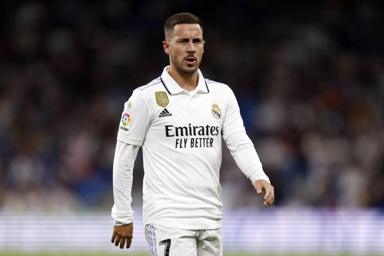 Según han informado Relevo, el exfutbolista del Real Madrid, Eden Hazard, podría ser la próxima bomba del Inter Miami. Tras la llegada de Leo Messi y de Sergio Busquets, el equipo de la MLS quiere poner Estados Unidos patas arriba con el fichaje del belga. Con las posibles llegadas del exmadridista y de Jordi Alba, el conjunto de la MLS está cerrando una plantilla de muchos quilates.