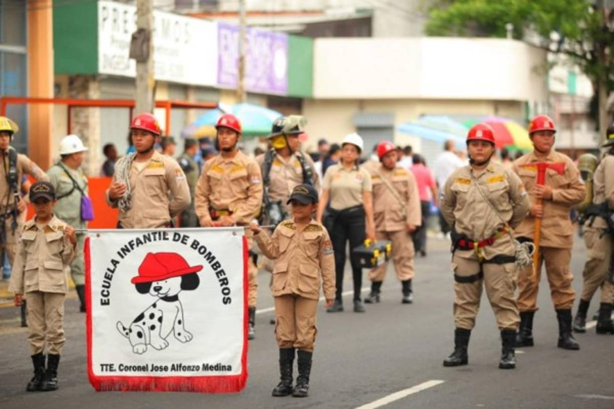 Estos niños y adolescentes de la Escuela Infantil de Bomberos dan fe de que la edad no es un límite cuando se quiere ayudar a su comunidad.<br/>