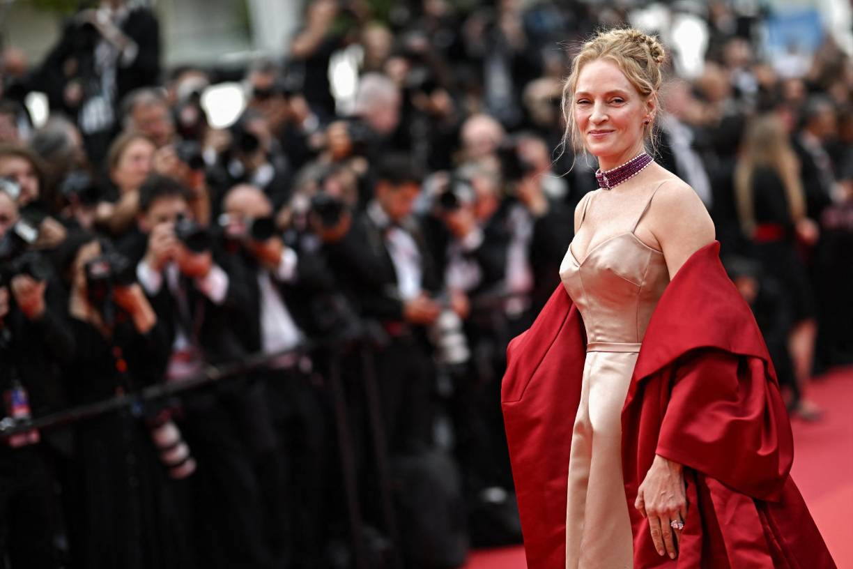 La actriz Uma Thurman lució hermosa a su llegada.