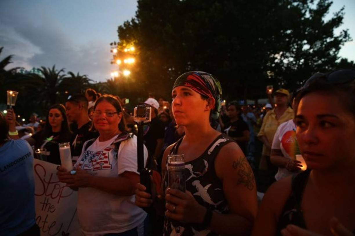 Previo a la vigilia se realizó un servicio religioso conmemorativo en la catedral de San Lucas.