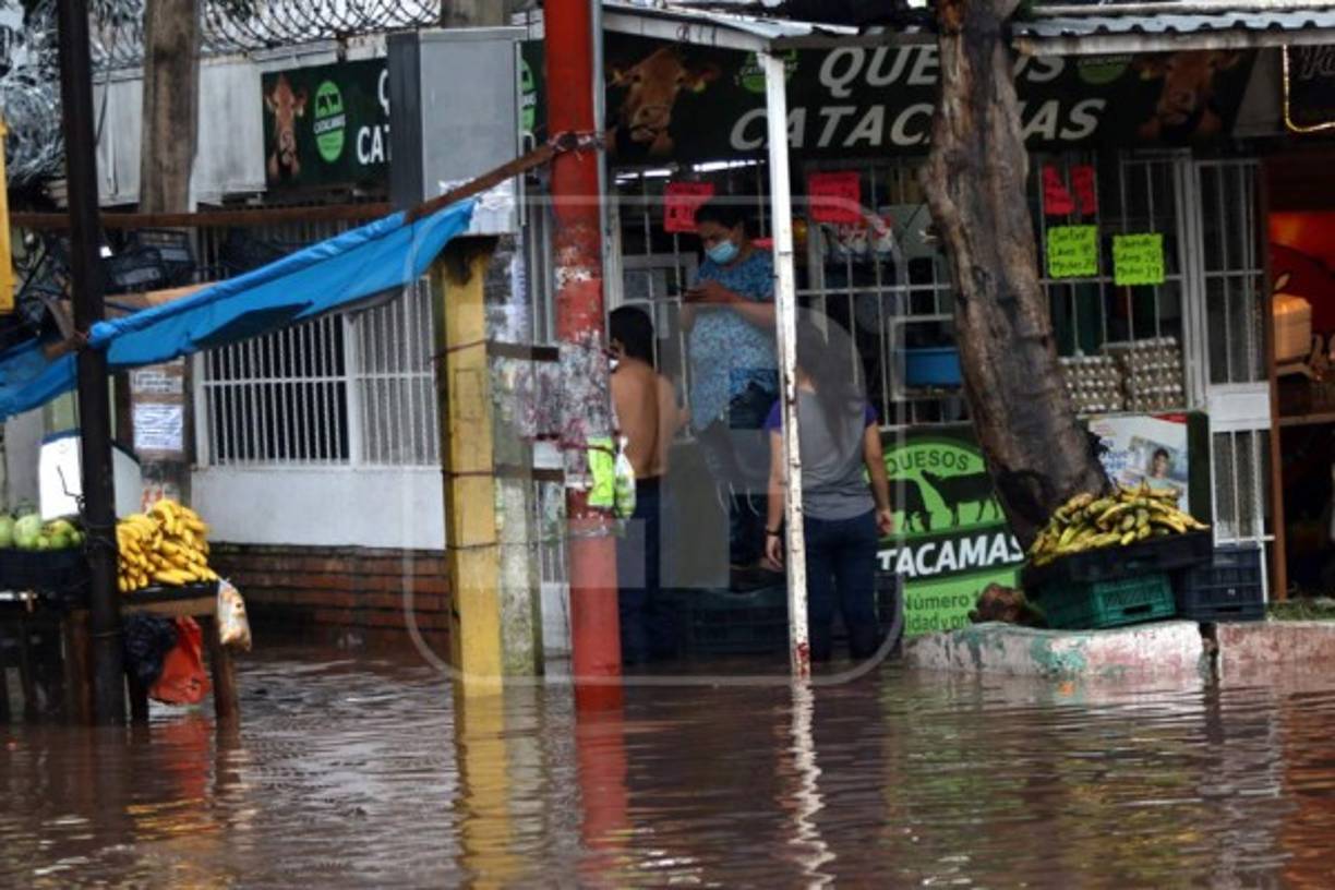 La primera y segunda entrada de la colonia Kennedy de Tegucigalpa fueron las más afectadas por las fuertes lluvias.