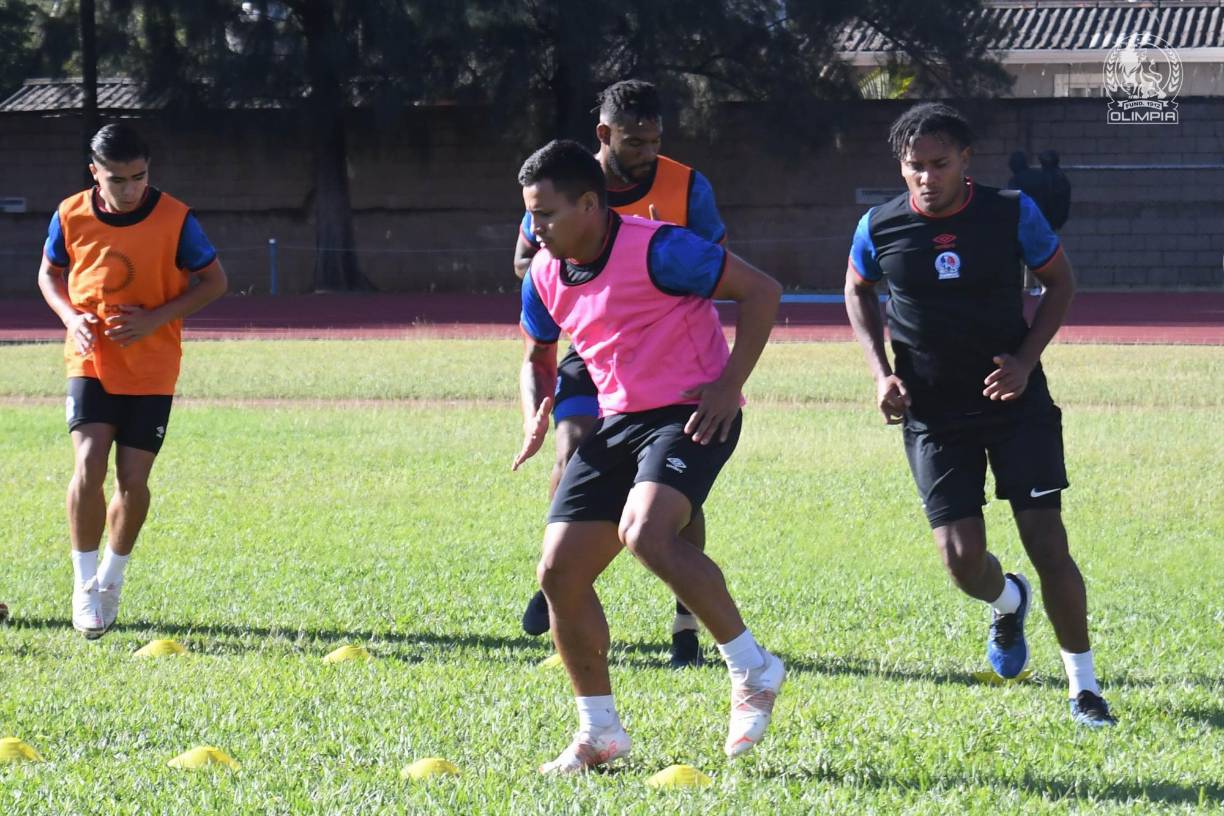 Germán ‘Patón‘ Mejía también entrena dura en busca de una oportunidad en el 11 titular del Olimpia.