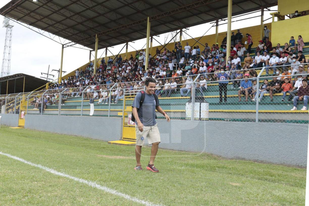 Julio César “Rambo” de León no podía faltar y se robó el show en el estadio Humberto Micheletti.