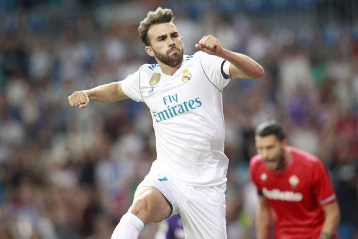 El delantero del Real Madrid, Borja Mayoral, está en la mira del Sevilla para reforzar su delantera, pero en el club sevillano se lo piensan, mientras que el Levante puja fuerte por hacerse con los servicios del futbolista.