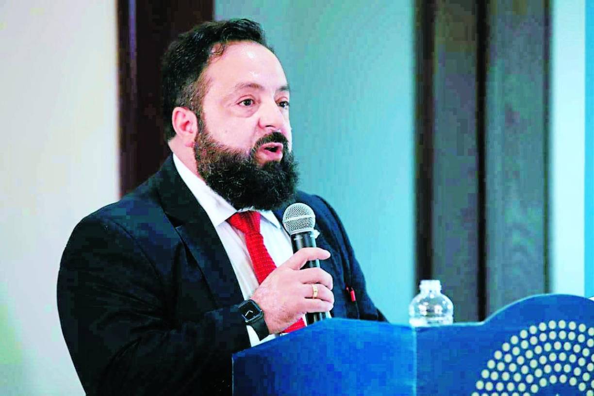 En los últimos días, desde el Partido Salvador de Honduras (PSH), al que pertenece el presidente de Congreso, revelaron que están analizando la expulsión de Redondo. 