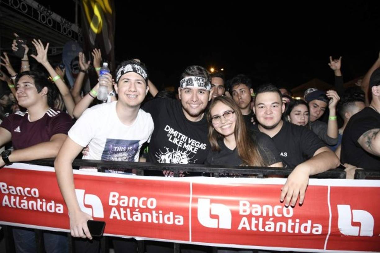 Desde tempranas horas, los fans de la música elétronica abarrotaron las instalaciones del concierto.