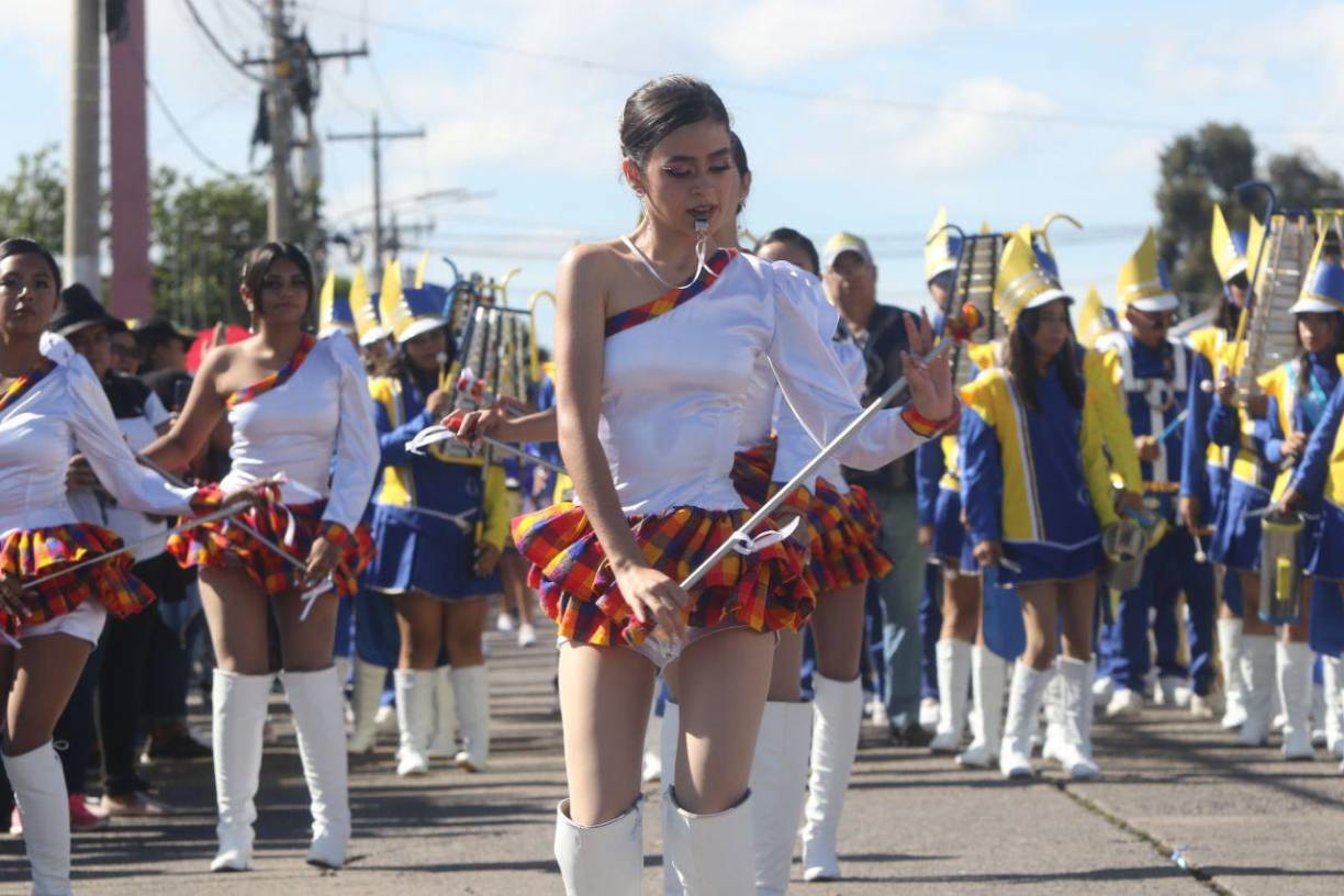 Michel Banegas, palillona del Polivalente Germania, robó miradas en Tegucigalpa
