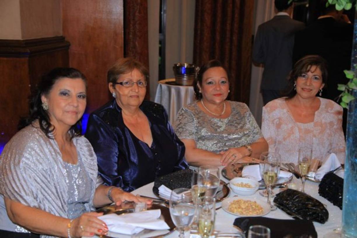 Mar=a Mendoza, Doris Gabrie, Waldina Regalado y Yelile Gabrie.