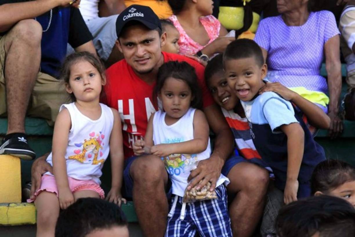 Jorge 'El Ñangui' Cardona, jugador del Honduras Progreso, no jugó contra el Motagua y estuvo en las gradas del estadio.