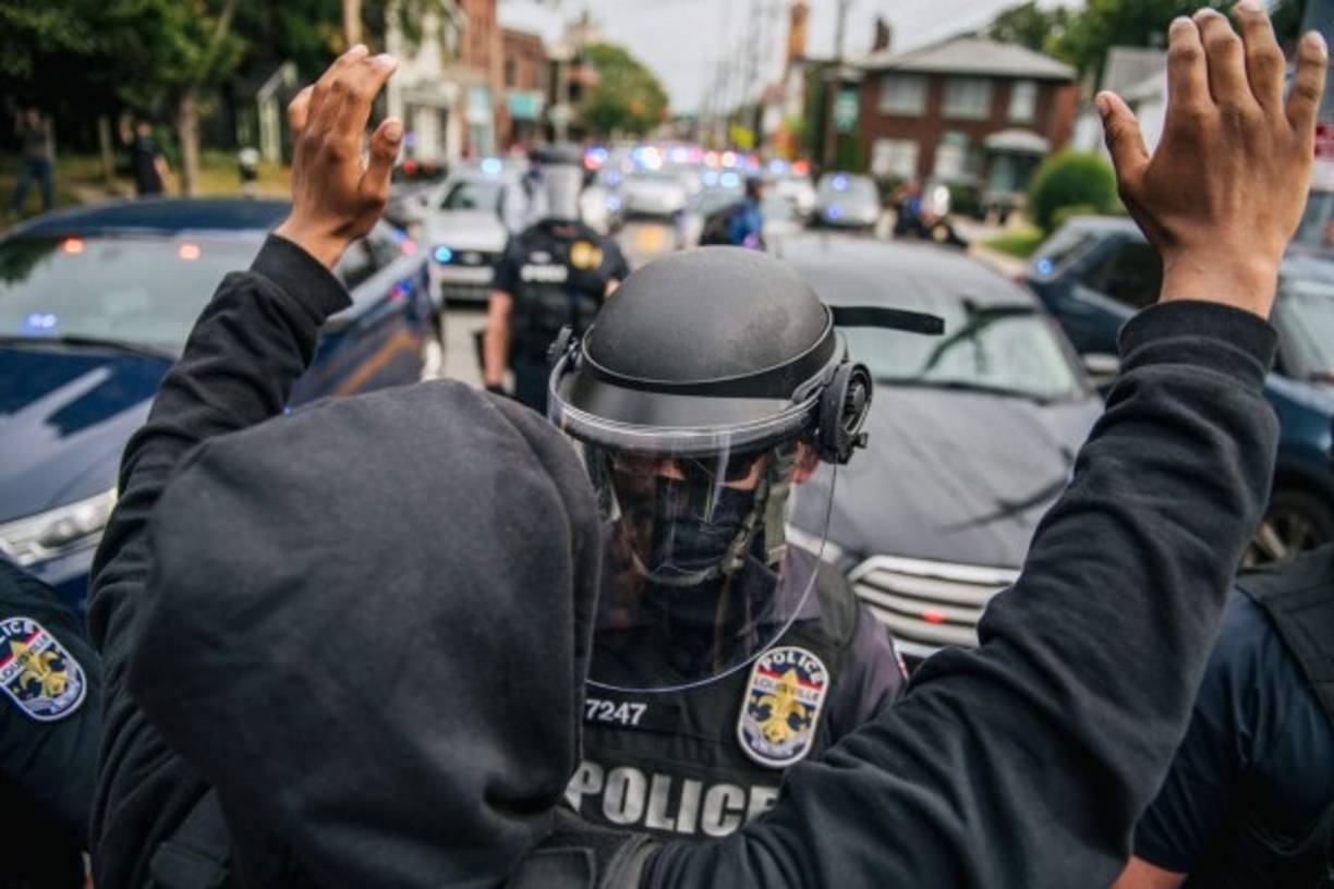 Las autoridades del Louisville han declarado un toque de queda a partir de las 9 de la noche y la red de transporte público cerrará para limitar el impacto de las protestas.