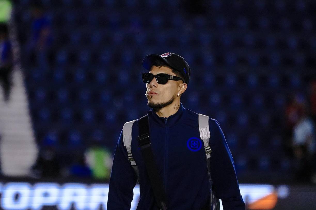 Por otra parte, según informa ESPN, Carlos Salcedo le ha pedido al Cruz Azul que lo dejen irse del club luego de la muerte de su hermana.