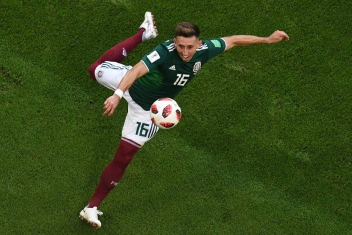 El mexicano Héctor Herrera está en la órbita del Barcelona.