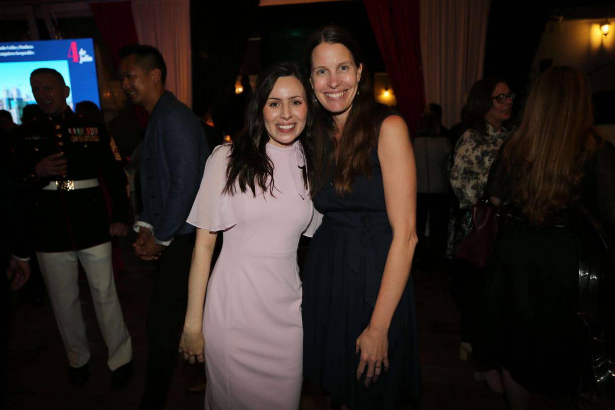 Amanda Fodderie y Jennifer Elksnitis
