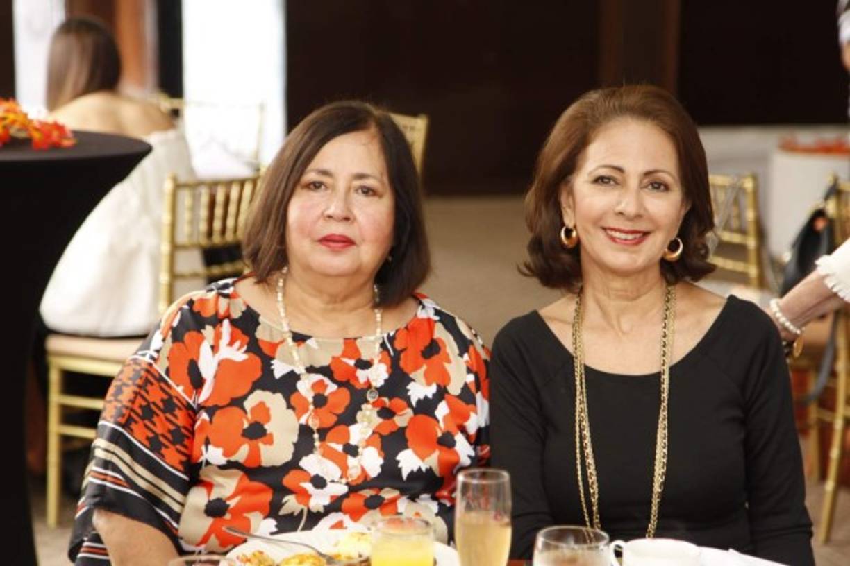 Lucy Ferrera y Ligia Herrera.