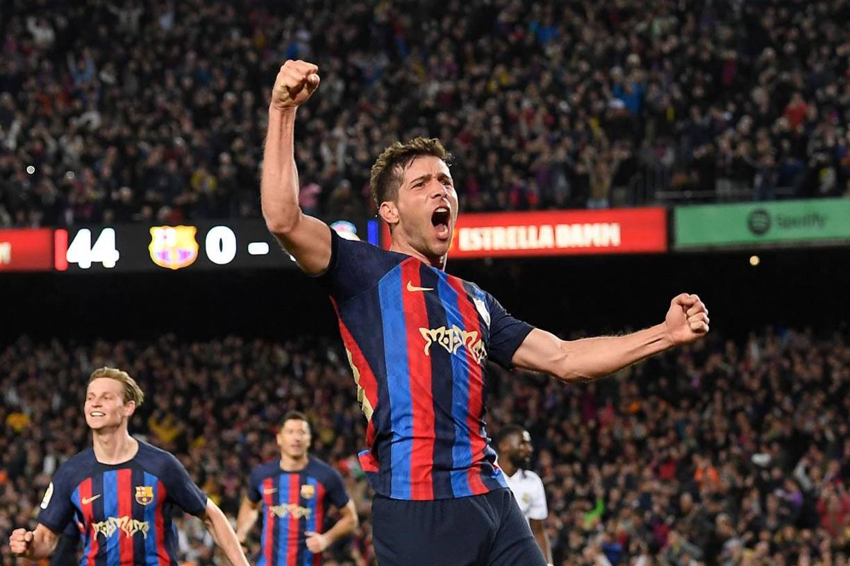 La celebración de Sergi Roberto tras su gol para el 1-1 del Barcelona.
