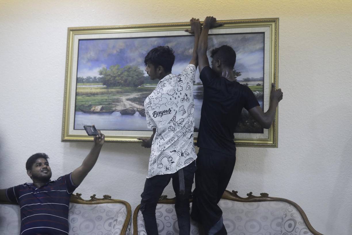 Los manifestantes rechazan los favores concedidos a los allegados al gobierno para obtener empleos públicos, en un contexto de alto desempleo.