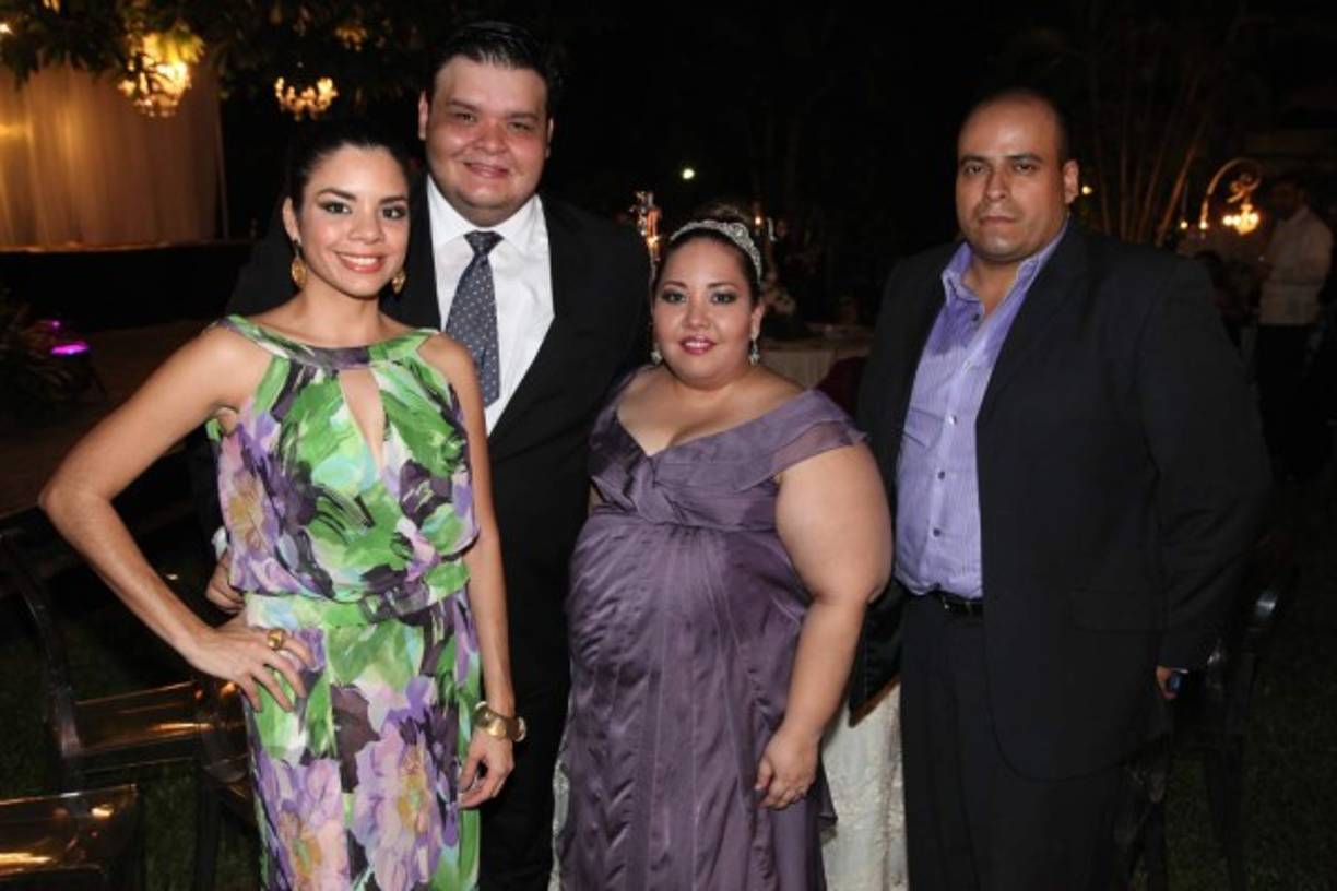Fabiola Gonzales, Omar Claros con Pamela y David Salgado.