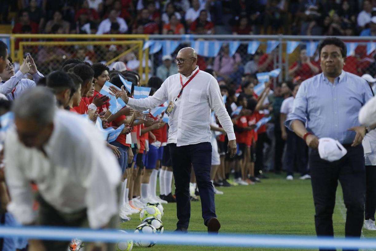 La reinauguración del Morazán: personalidades, bella pintura y así luce la nueva cancha