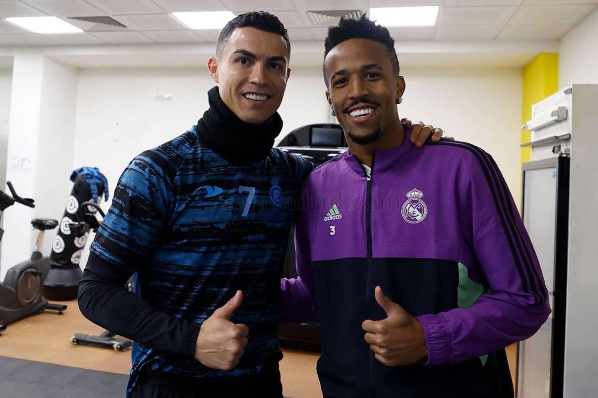 Éder Militao también posó junto a Cristiano Ronaldo.