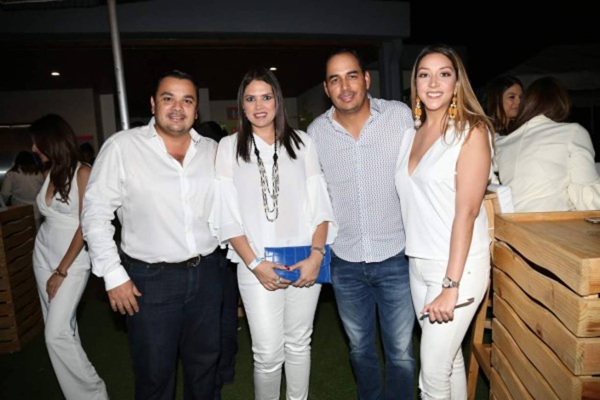 Francisco y Andrea Díaz con Roberto Torres y Lucía Ordóñez.