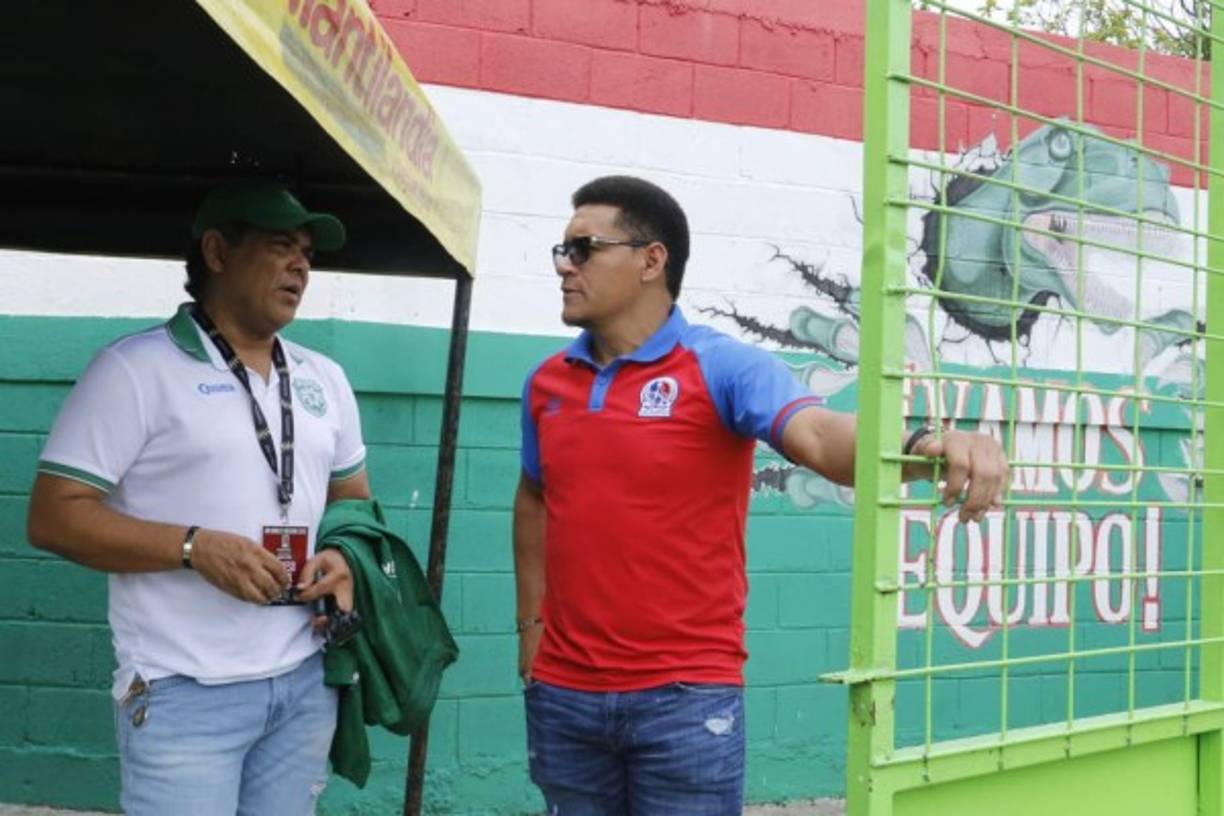 Carlos Will Mejía, exjugador del Olimpia y que viaja con el equipo, estuvo dialogando con Rolin Peña.