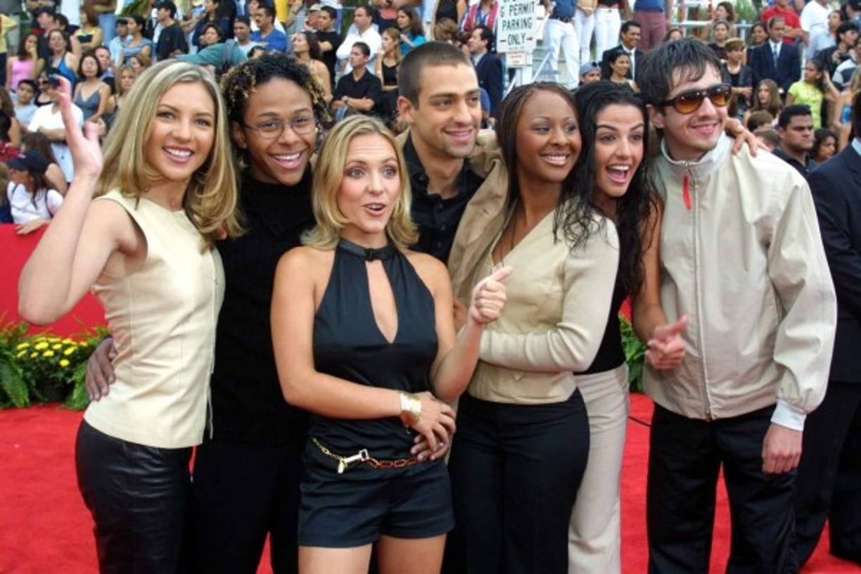 Antes de crear OV7, los integrantes de la banda formaron parte del grupo Onda Vaselina, el cual fue creado y producido por Julissa, quien fue uno de los íconos del rock mexicano de la década de 1960.